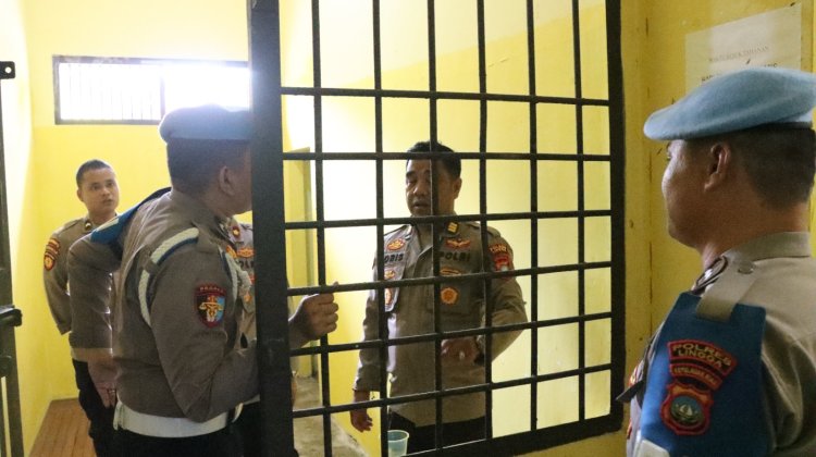 Wakapolres Lingga Asistensi dan Cek Mako Polsek Singkep Barat, Pastikan Pelayanan Publik dan Kesiapsiagaan Personel Berjalan Optimal