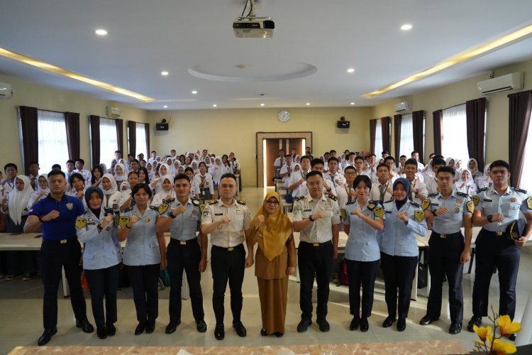 Imigrasi Batam Hadir ke SMA Negeri 3, Kenalkan Dunia Keimigrasian dan Pentingnya Paspor