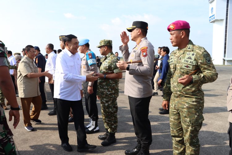 Kabareskrim Polri Tiba di Batam, Kapolresta Barelang Sambut Kedatangan Rombongan dalam Agenda Pemusnahan Barang Bukti Narkoba