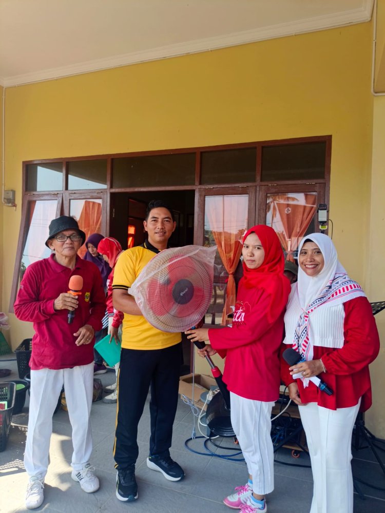 Bhabinkamtibmas Dabo Hadir di Tengah Warga, Semarakkan HUT Kemerdekaan RI ke-81