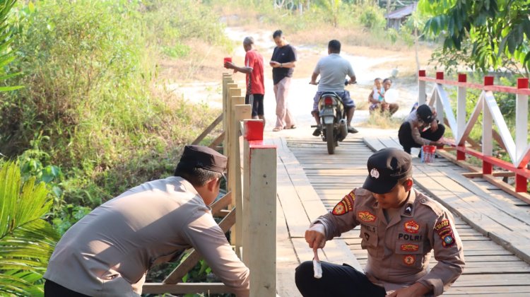 Polsek Singkep Barat Revitalisasi Jembatan Merah Putih, Perkuat Keamanan Akses Warga dan Pelajar