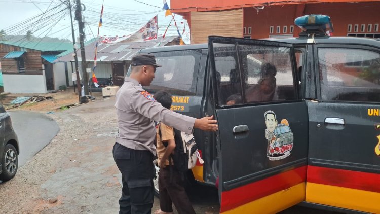 Polsek Batu Ampar Kawal Siswa Pulang hingga Depan Rumah Lewat Inovasi “Si Amru”