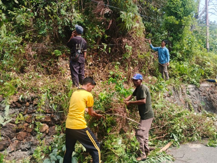 Polres Lingga Perkuat Sinergi Bersama PLN dan Warga Lewat Gotong Royong di Selayar