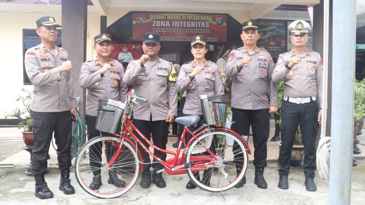 Kapolres Karimun Serahkan Sepeda Kargo Baca, Dorong Literasi Lebih Dekat ke Masyarakat