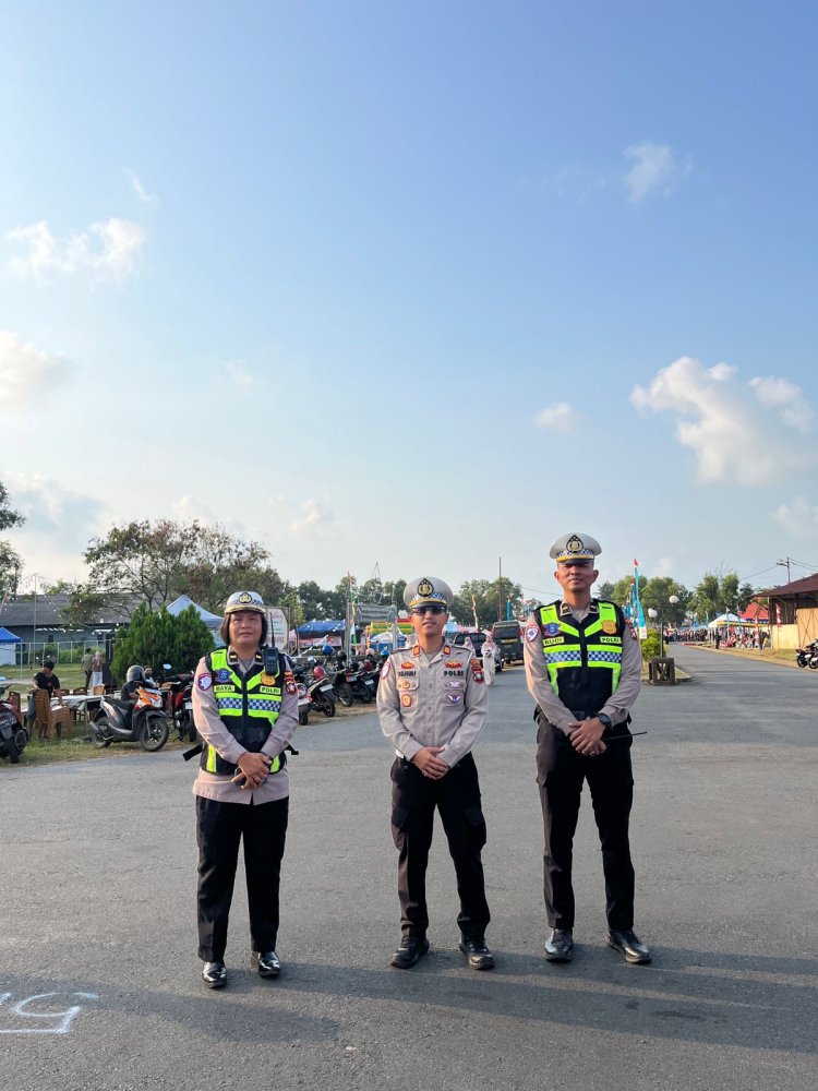 Polres Lingga Kawal Lomba Gerak Jalan HUT RI ke-81, Ratusan Peserta Meriahkan Dabo Singkep
