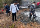 Polsek Dabo Singkep dan Tim Gabungan Padamkan Kebakaran Lahan 0,2 Hektare di Desa Lanjut