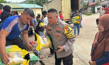 Polsek Sekupang dan Bulog Salurkan Beras Murah, 6 Ton SPHP Habis Diborong Warga