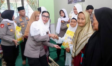 Polwan Polda Kepri Gelar Doa Bersama dan Bakti Sosial Bersama Warga Rempang