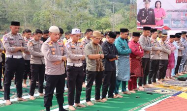 Polres Lingga Gelar Sholat Taubat dan Istisqa, Kapolres Ajak Jamaah Perkuat Keimanan