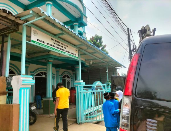 Ditbinmas Polda Kepri Salurkan Bantuan Beras untuk Panti Asuhan Miftahul Ulum Batam