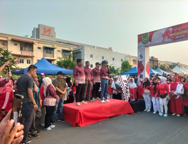 Meriahkan HUT RI ke-81, Warga Batu Ampar Gelar Jalan Santai hingga Aksi Peduli NTT