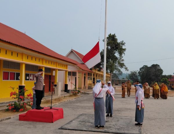 Police Go To School, Bhabinkamtibmas Dabo Singkep Ajak Pelajar Jauhi Bullying dan Kenakalan Remaja