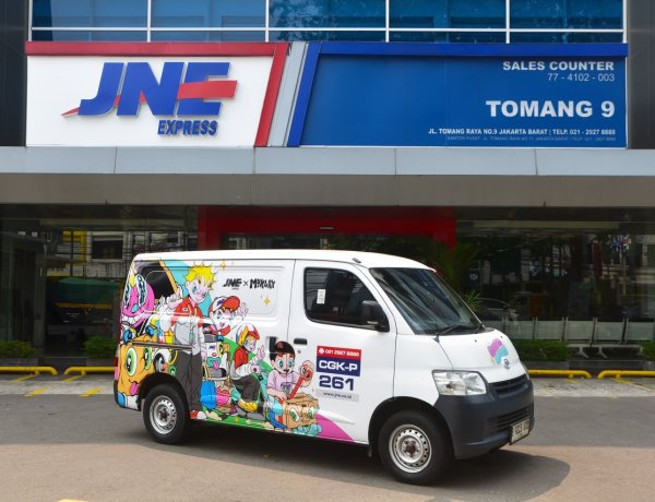 HUT ke-36, JNE Sulap Armada Pengiriman Jadi Galeri Seni Berjalan Bersama Muklay