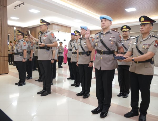 Kapolda Kepri Pimpin Sertijab Sejumlah PJU dan Dua Kapolres, Tekankan Profesionalisme
