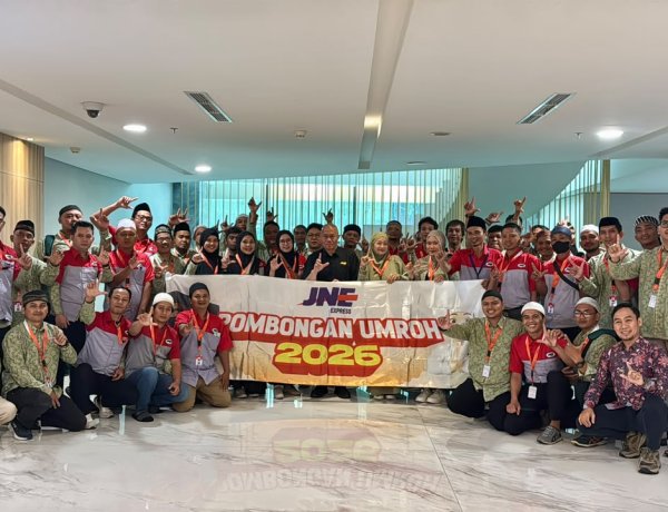JNE Berangkatkan 1.200 Karyawan dan Keluarga untuk Menunaikan Ibadah Umrah