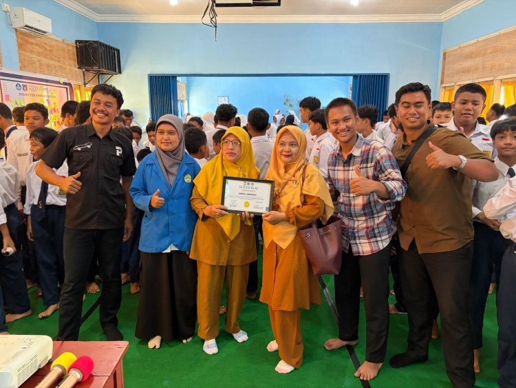 Sosialisasi Bijak Bermedia Sosial Kepada Siswa Dan Siswi SMPN 01 Singkep Oleh SATRESKRIM POLRES LINGGA