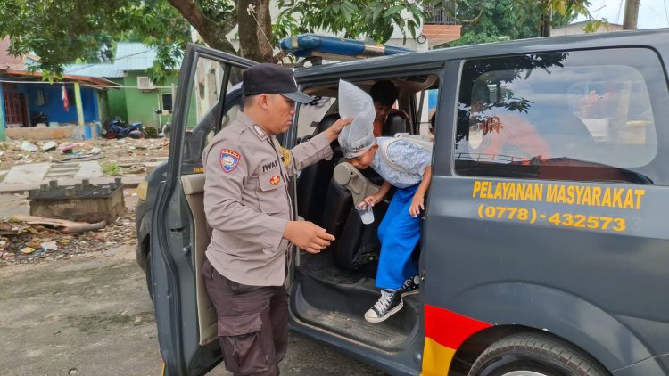 Program “Si Amru” Polsek Batu Ampar Kawal Siswa SD 004 Tanjung Sengkuang hingga Depan Rumah