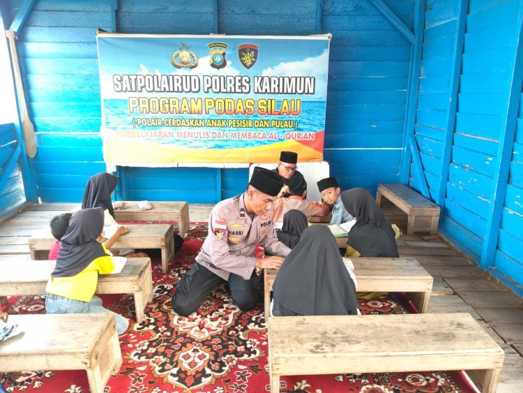 Satpolairud Polres Karimun Cerdaskan Anak Pesisir Lewat Program Podassilau