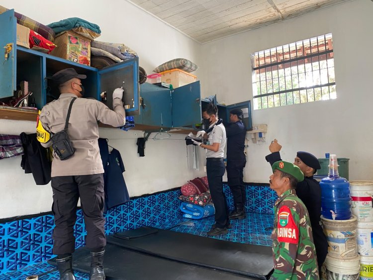 Sinergi TNI-Polri dan Lapas Dabo Singkep, Razia Hunian Warga Binaan Temukan Sejumlah Barang Terlarang
