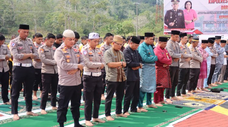 Polres Lingga Gelar Sholat Taubat dan Istisqa, Kapolres Ajak Jamaah Perkuat Keimanan