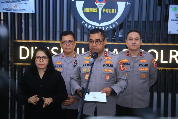 Kapolri Pimpin Korprapot, 50 Pati dan 4 PNS Polri Resmi Naik Pangkat