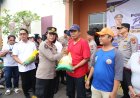 Polda Kepri Salurkan Bansos untuk 1.025 Karyawan PT Ghim Li Indonesia