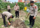Dukung Penghijauan Berkelanjutan, Polres Lingga Tanam Bibit Matoa di Sungai Lumpur