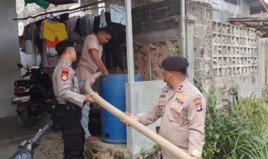 Polda Kepri Salurkan 9 Tangki Air Bersih untuk Warga Sambau yang Terdampak Gangguan Jaringan