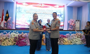 Polda Kepri Serah Terima Ibu Asuh Polwan, Dorong Perempuan Berperan dalam Kepemimpinan