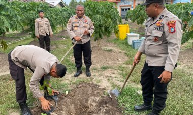Dukung Penghijauan Berkelanjutan, Polres Lingga Tanam Bibit Matoa di Sungai Lumpur
