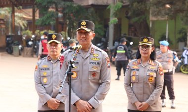 Kapolda Kepri Salurkan Bantuan Sosial kepada Warga Sekitar TPA Punggur, Perkuat Kepedulian Polri