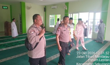 Polsek Sekupang Perkuat Kedekatan dengan Warga Lewat Jumat Keliling di Masjid Baitul Makmur