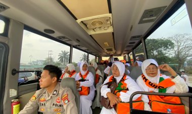 Polres Lingga Fasilitasi Keberangkatan 17 Jamaah Umrah Masjid Az-Zulfa ke Pelabuhan Jagoh