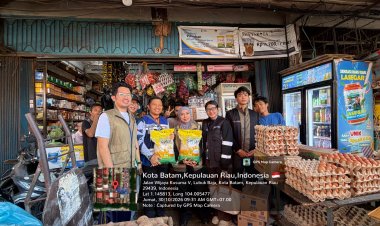 BULOG dan Satgas Pangan Pantau Penjualan Beras SPHP di Pasar Tos 3000 Batam