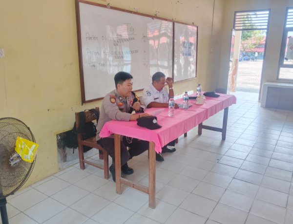 Polsek Daik Lingga Kenalkan SPMB SMA Kemala Taruna Bhayangkara kepada Pelajar SMPN 1 Selayar