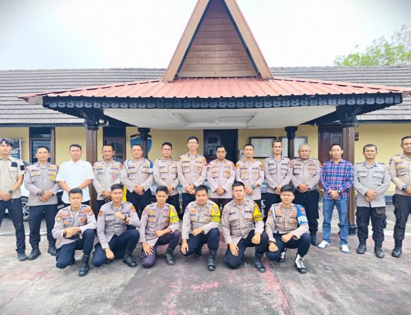 Bag SDM Polres Lingga Tingkatkan Tertib Administrasi Personel melalui Asistensi di Polsek Dabo Singkep