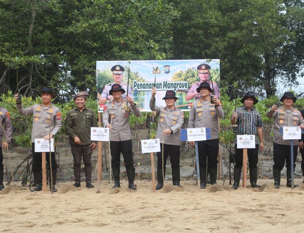Polda Kepri Tanam 1.000 Mangrove di Batam, Perkuat Green Policing dan Pelestarian Pesisir