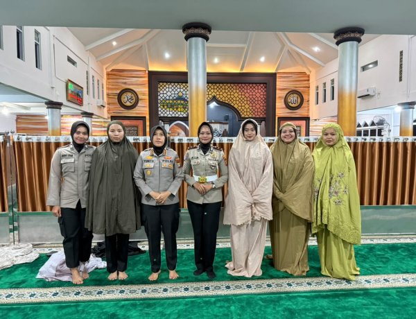 Perkuat Kedekatan dengan Masyarakat, Kapolres Karimun dan Jajaran Gelar Subuh Keliling Serentak