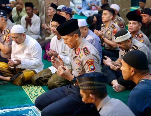 Subuh Keliling di Batam, Kapolda Kepri Ajak Warga Jaga Kamtibmas dan Lindungi Generasi Muda