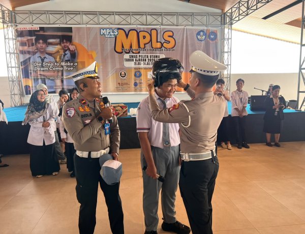 Satlantas Polresta Barelang Tanamkan Budaya Tertib Berlalu Lintas kepada Pelajar SMA Pelita Utama