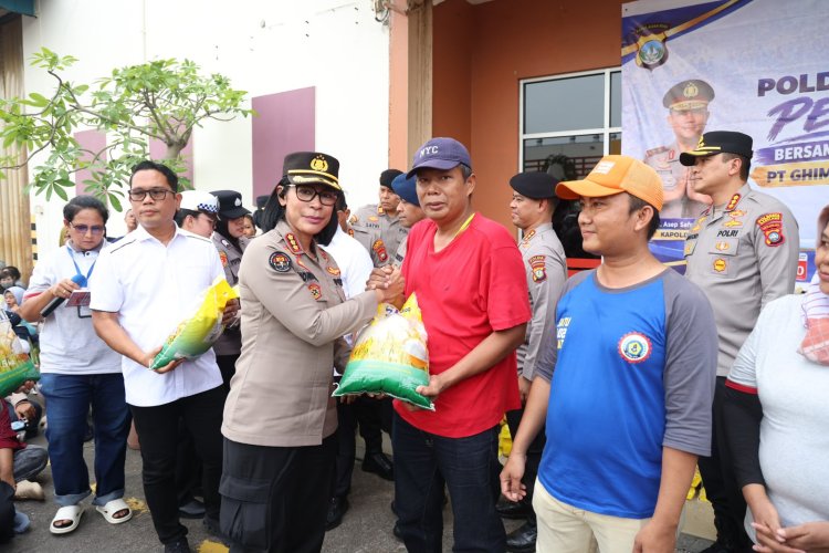 Polda Kepri Salurkan Bansos untuk 1.025 Karyawan PT Ghim Li Indonesia