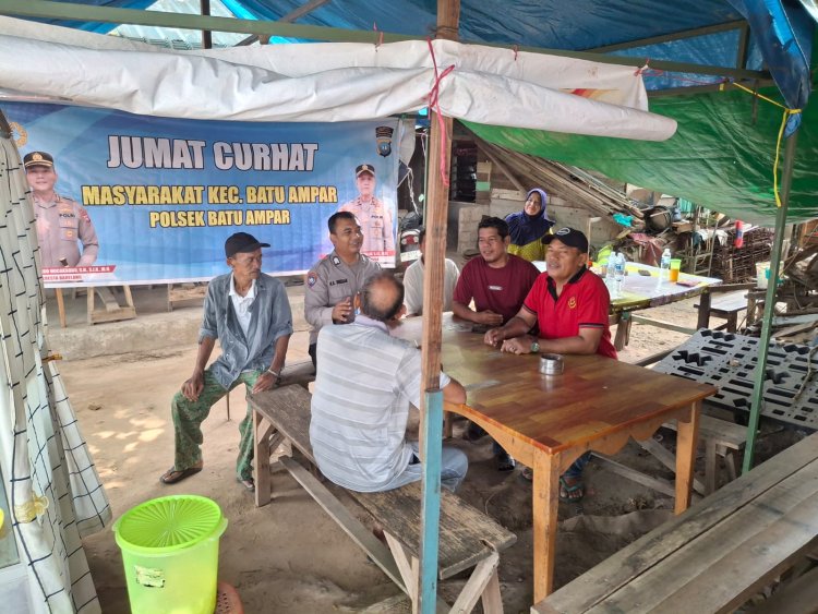 Jumat Curhat Polsek Batu Ampar, Warga Batu Merah Diajak Bersinergi Jaga Kamtibmas dan Manfaatkan Layanan Polisi 110