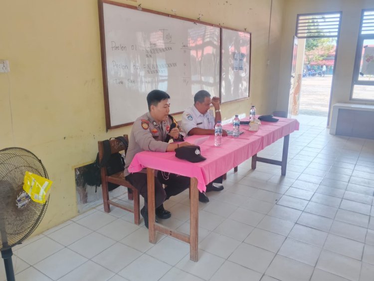 Polsek Daik Lingga Kenalkan SPMB SMA Kemala Taruna Bhayangkara kepada Pelajar SMPN 1 Selayar