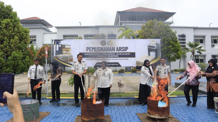 Lapas Batam Bersama Tiga UPT Pemasyarakatan Kepri Musnahkan Arsip Fisik, Perkuat Tertib Administrasi