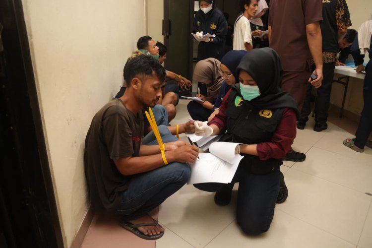 Polda Kepri Periksa 64 Orang di Kampung Madani, 61 Positif Narkoba