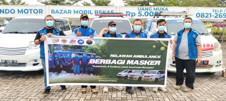 Yayasan Cipta Peduli Bangsa Kepri Bagikan 7.000 Masker Gratis kepada Pengendara di Batu Aji Batam