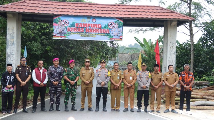 Kapolres Lingga Resmikan Kampung Bebas Narkoba di Batu Kacang, Ajak Masyarakat Lindungi Generasi Muda