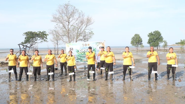 Polres Karimun Tanam Mangrove di Pantai Indah Pangke, Perkuat Kepedulian terhadap Lingkungan
